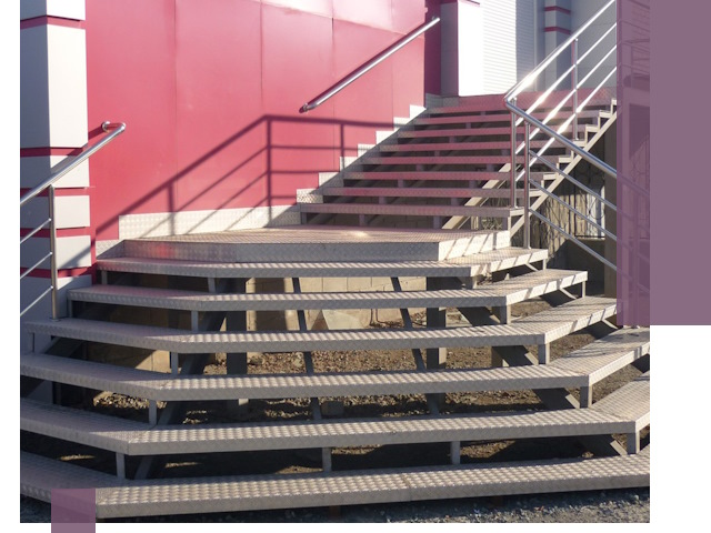 Лестницы для магазина в Прохладном — изготовление и монтаж